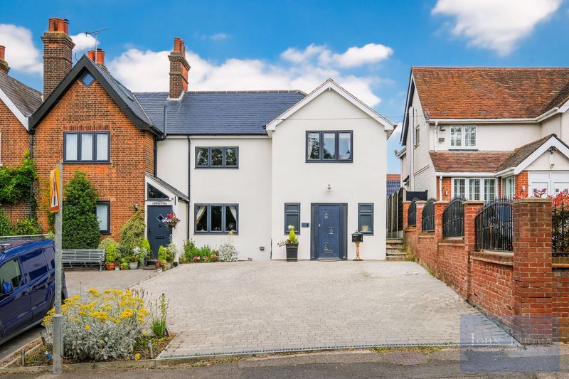 5 bed semidetached house for sale in Gravel Lane, Chigwell IG7, £