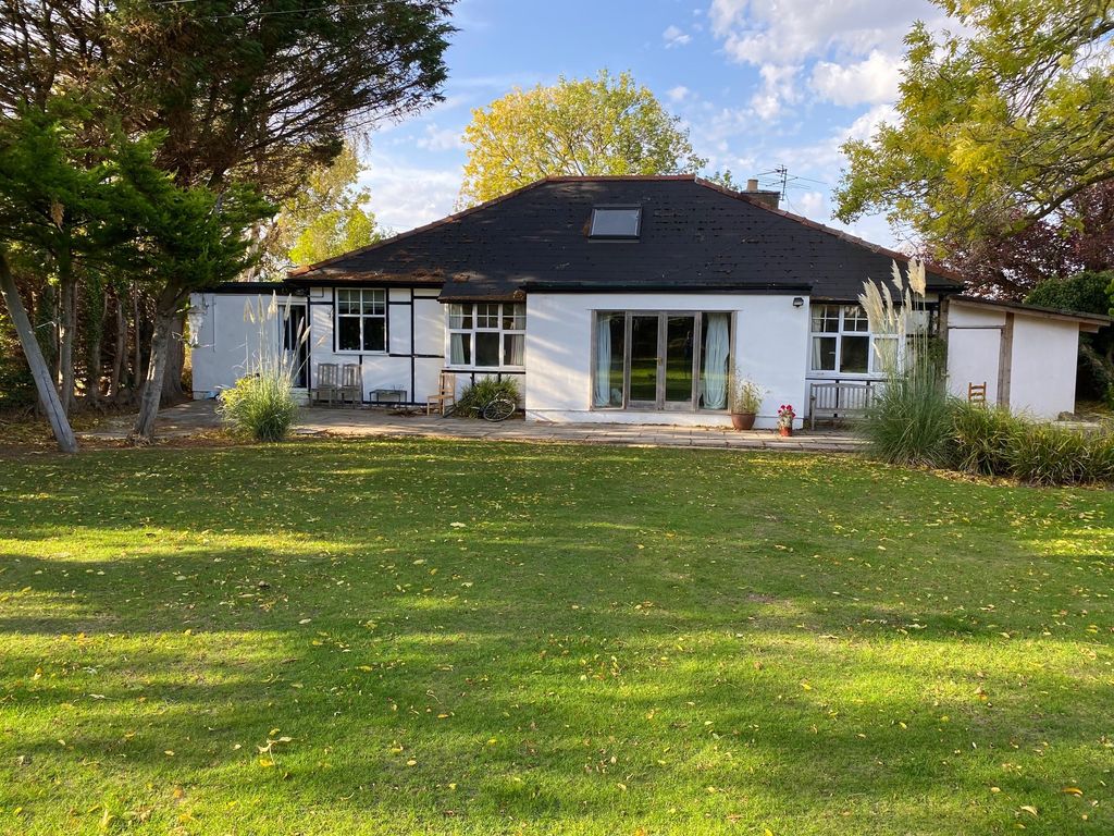 2 bed detached bungalow for sale in Church Road, Leckhampton