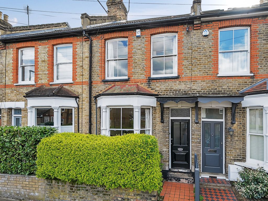 3 bed terraced house for sale in Long Lane, London N2, £850,000 Zoopla