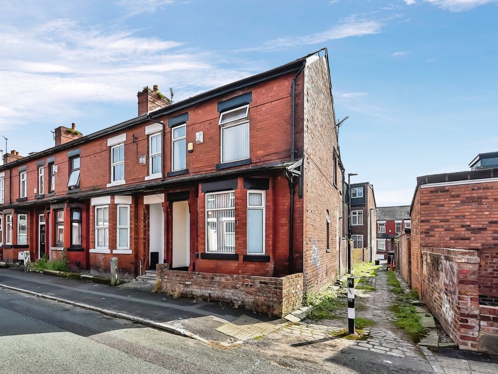 4 bed end terrace house for sale in Cawdor Road, Manchester, Greater Manchester M14, £325,000