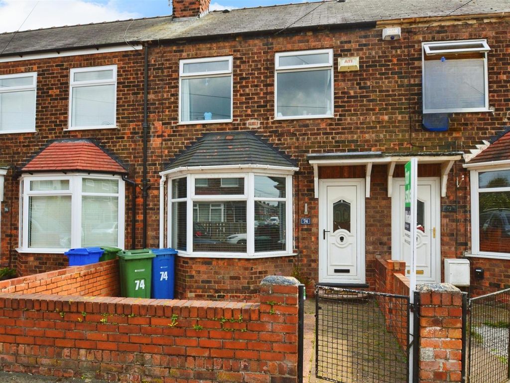 2 bed terraced house for sale in Northfield Avenue, Hessle HU13, £