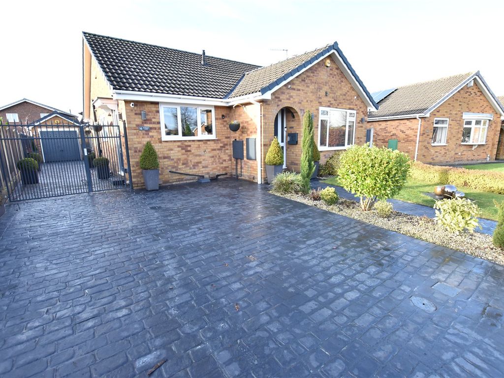 Bamburgh Close Leeds West Yorkshire LS15  