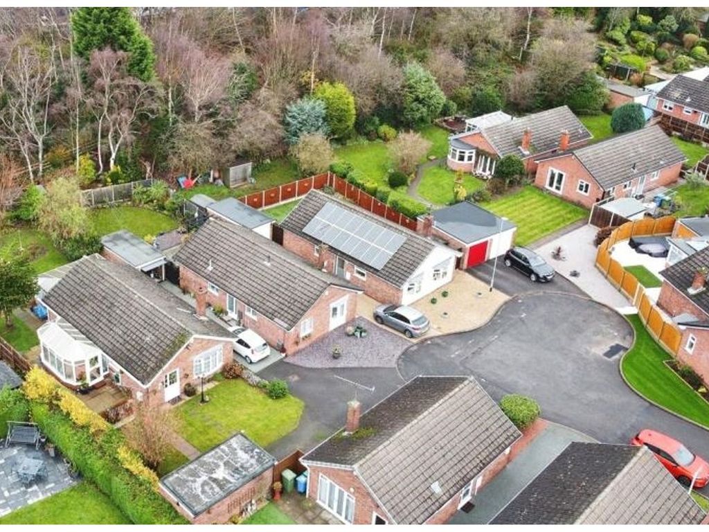 2 bed detached bungalow for sale in Penzance Place, Mansfield NG18, £