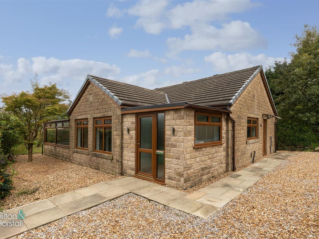 3 bed detached bungalow for sale in Sunnymeade, Lower Rosegrove Lane