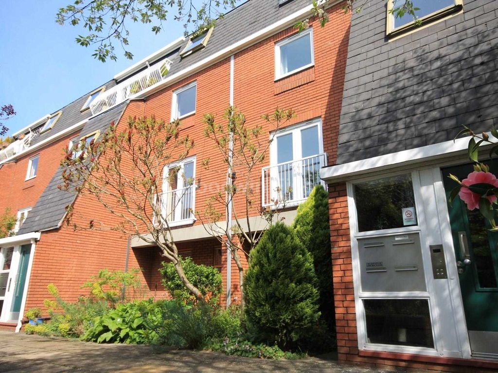 Porchfield Square, Deansgate M3  