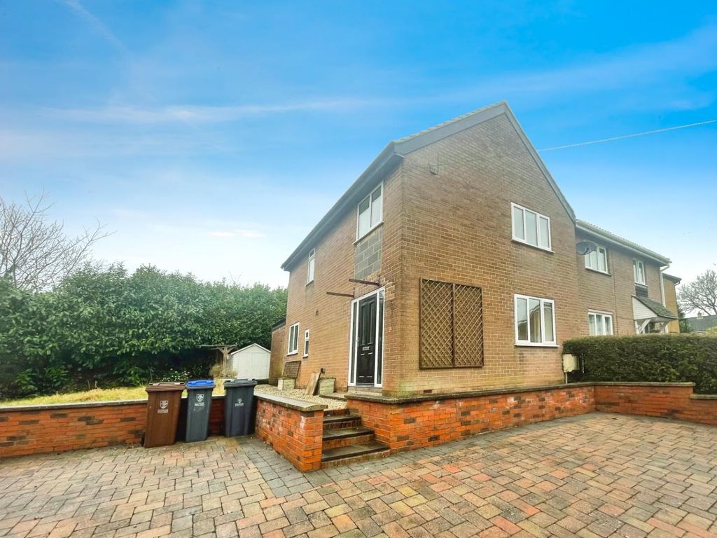 3 bed semidetached house to rent in Greatwood Road, Tean, StokeOn