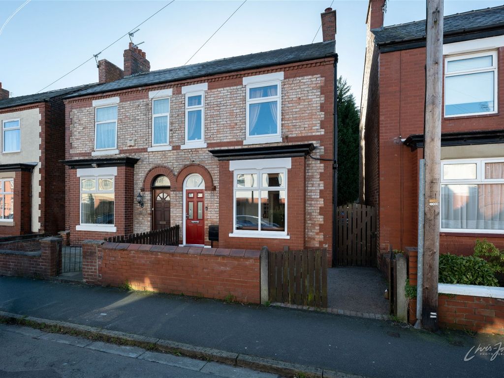 3 bed semidetached house for sale in Peter Street, Hazel Grove