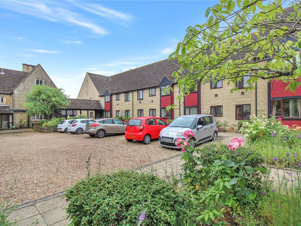 2 bed flat for sale in Church Street, Swindon, Wiltshire SN3 Zoopla