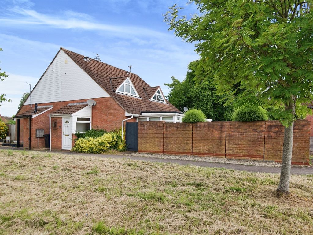 1 bed semidetached house for sale in Darwin Close, Staplegrove