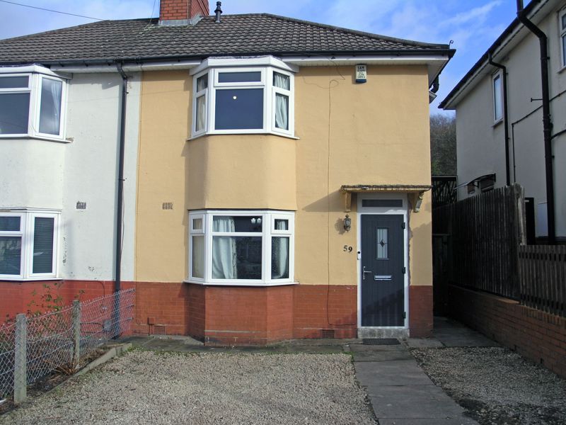 3 bed semidetached house for sale in Grange Road, Cradley Heath B64, £