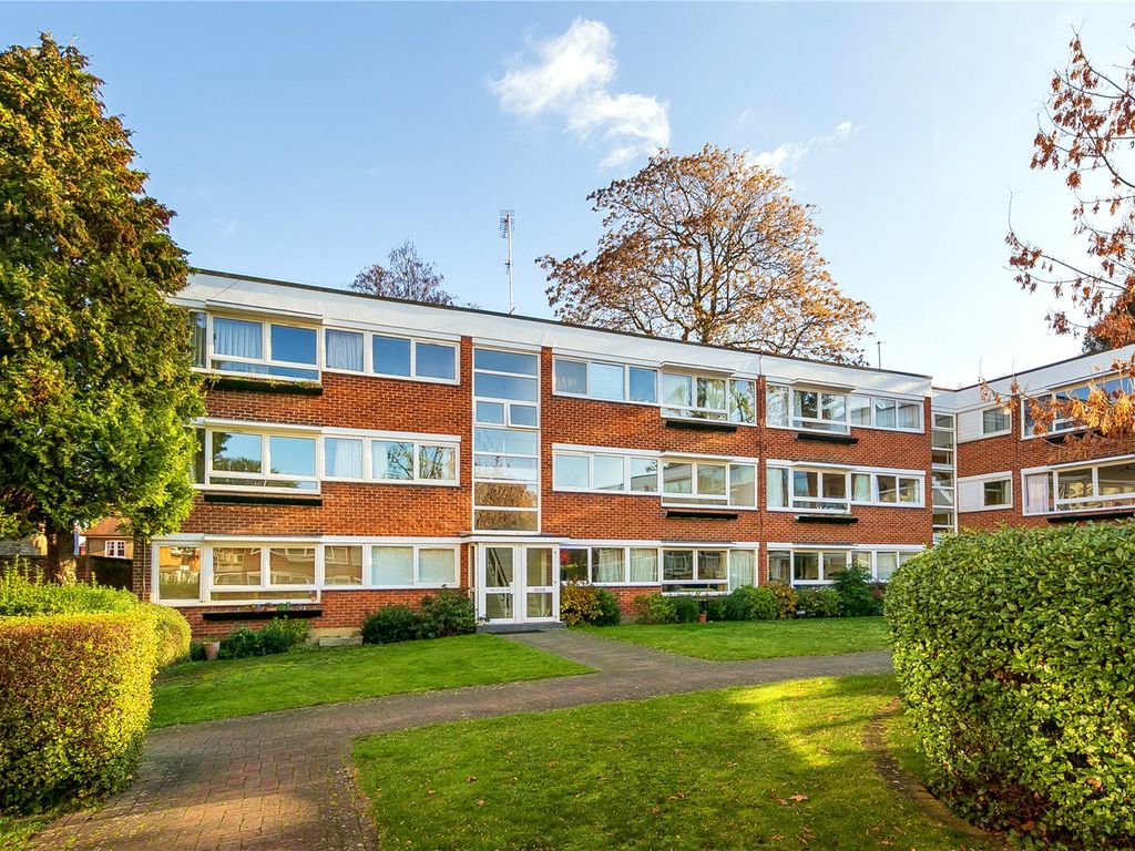 2 bed flat to rent in Kings Road, Richmond TW10, £1,850 pcm Zoopla