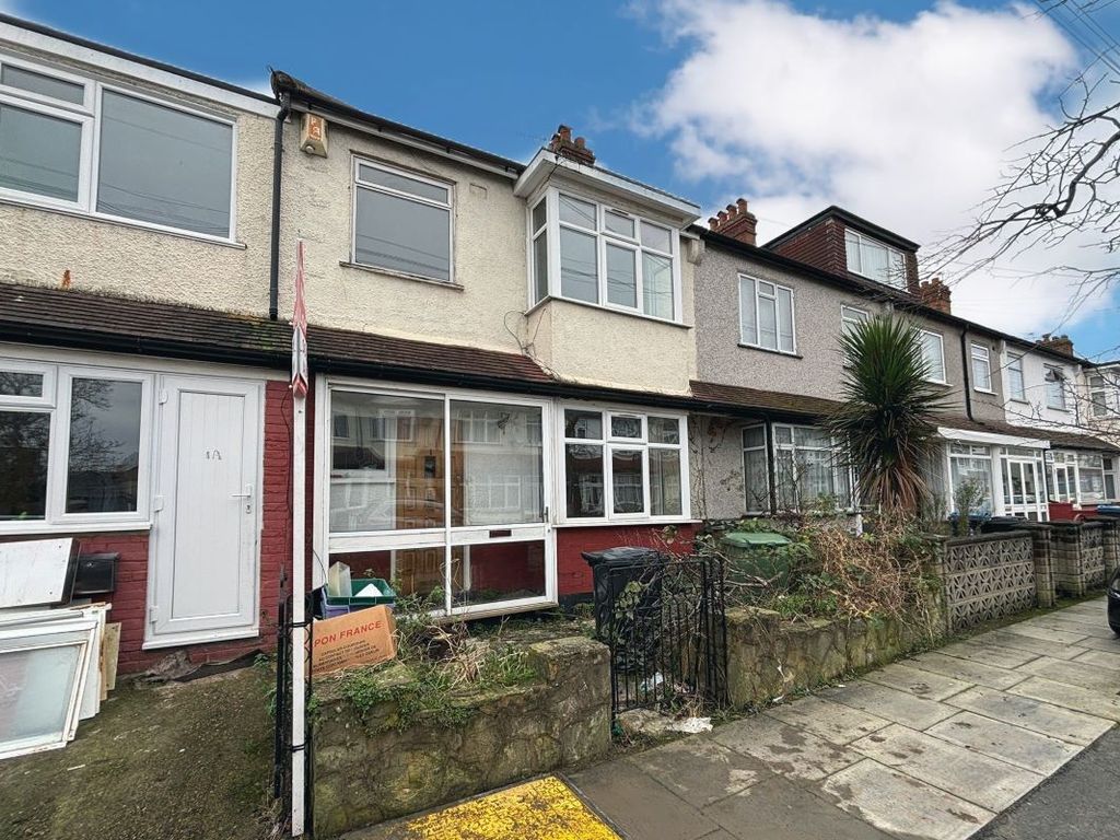 3 bed terraced house for sale in 1 Robinhood Close, Mitcham, Surrey CR4, £250,000 Zoopla