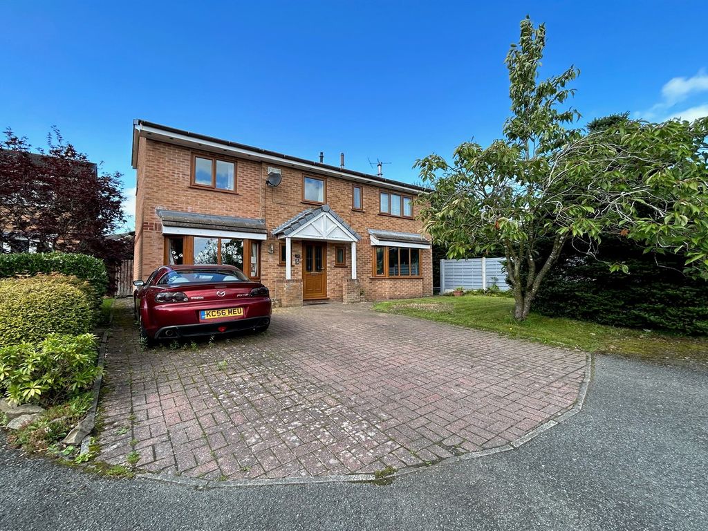 4 bed detached house for sale in Brookside Road, ChapelEnLeFrith