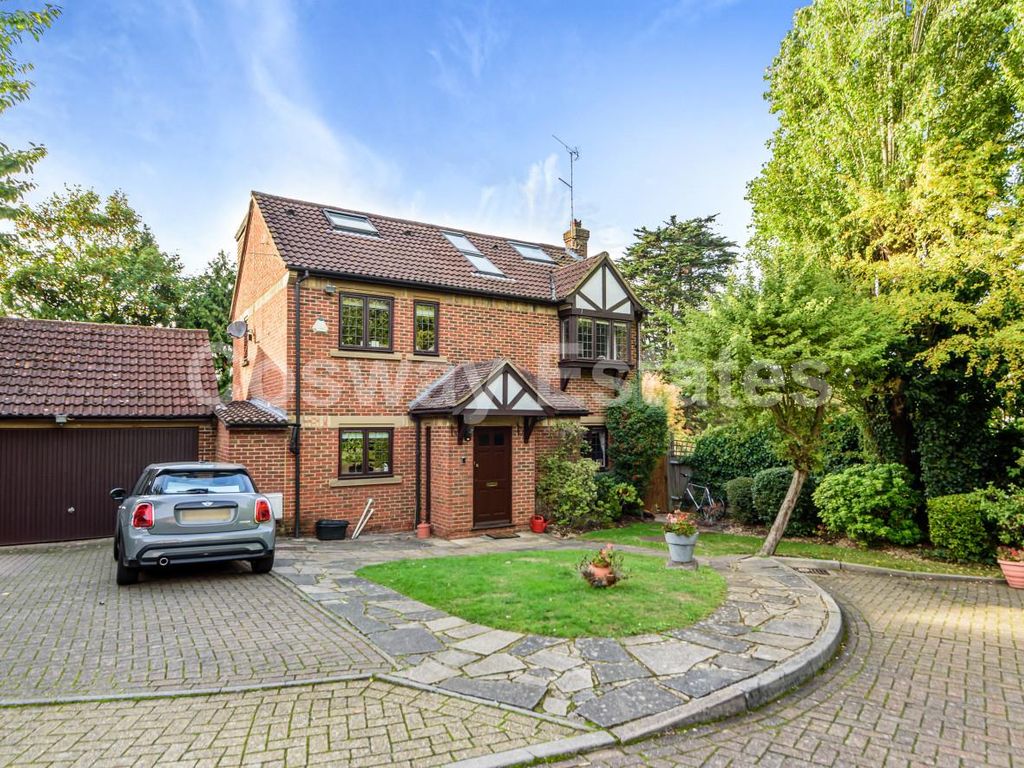 Robin Close London NW7  