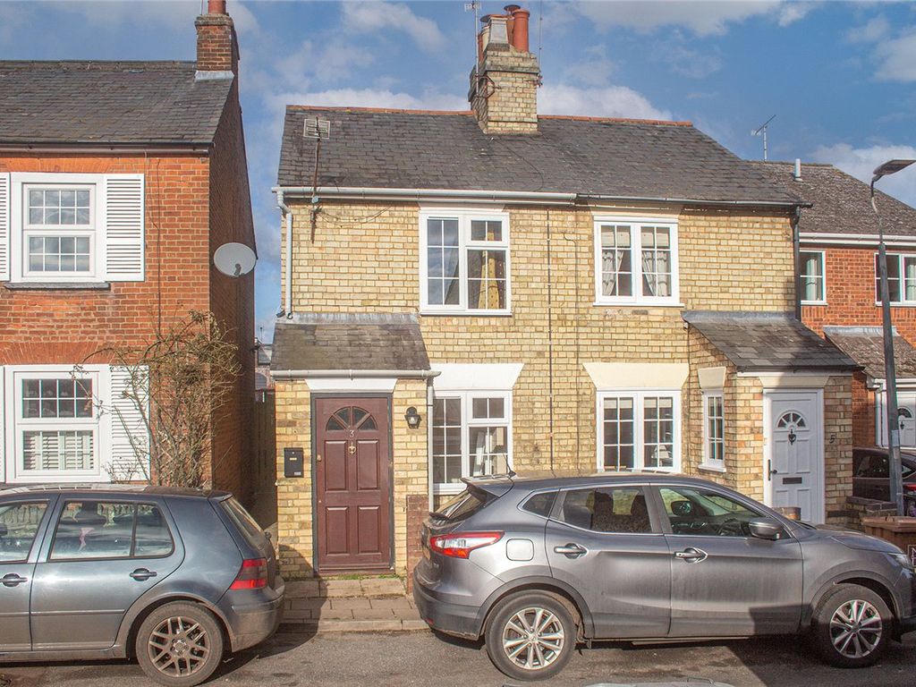2 bed semidetached house to rent in New Town, Codicote, Hitchin