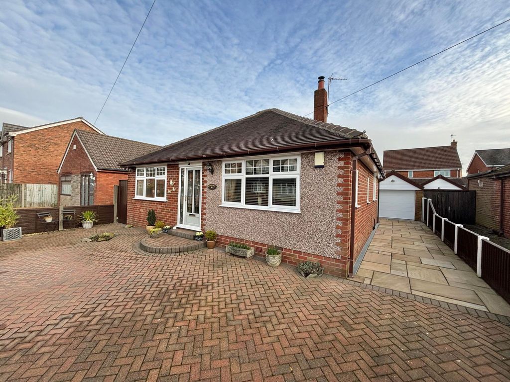 2 bed bungalow for sale in Hulme Avenue, Thornton FY5, £225,000 Zoopla