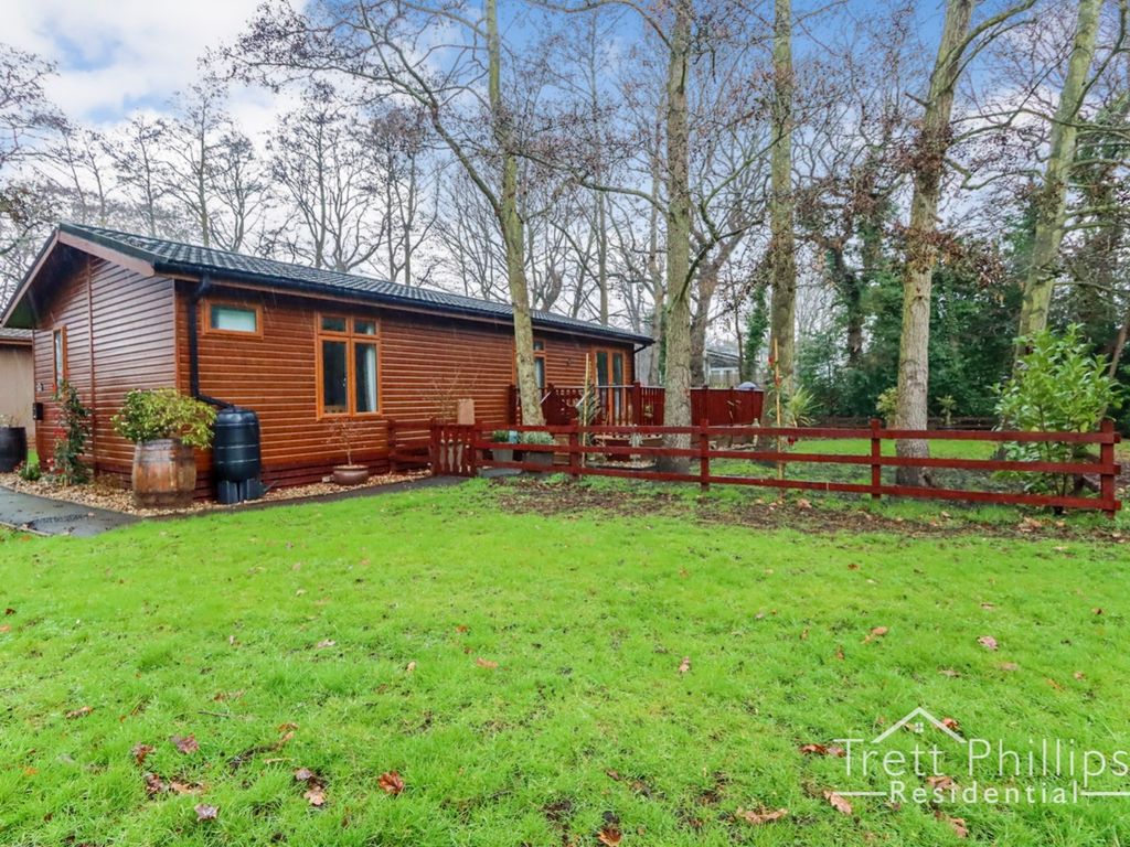 2 bed mobile/park home for sale in The Meadows, Alder Country Park