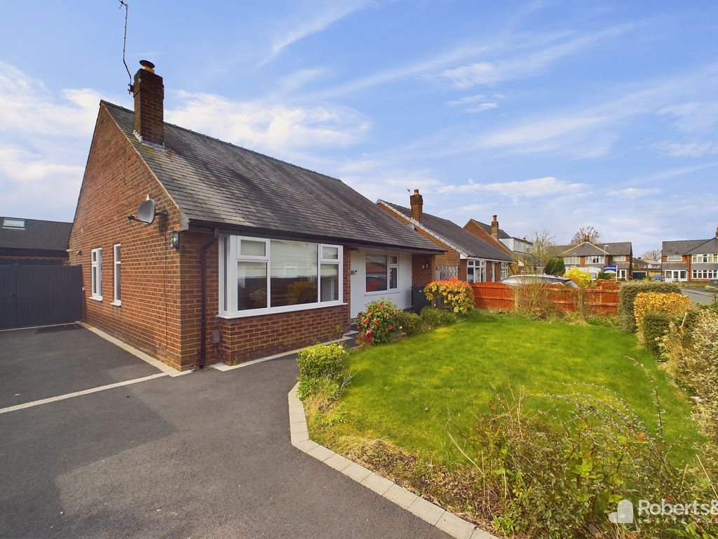 2 bed detached bungalow to rent in Aspels Crescent, Penwortham, Preston PR1, £925 pcm Zoopla