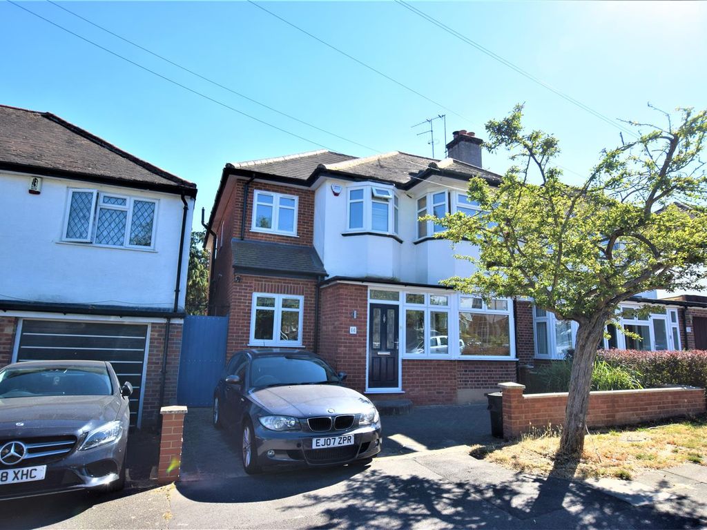 2 bed semidetached house to rent in Egerton Close, Harrow, Middlesex