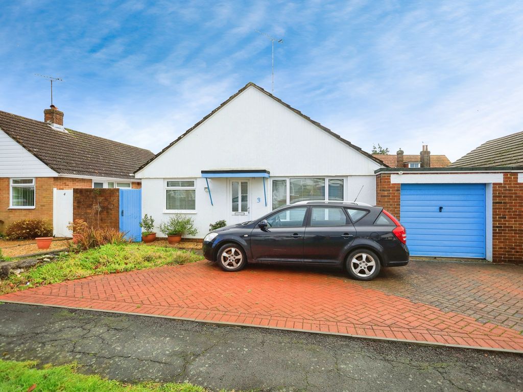 3 bed bungalow for sale in Broyle Paddock, Ringmer, Lewes, East Sussex