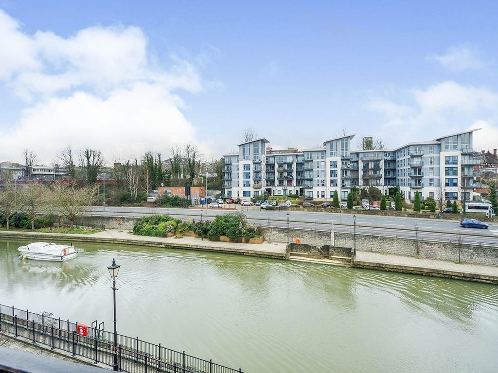 2 bed flat to rent in Scotney Gardens, St. Peters Street, Maidstone