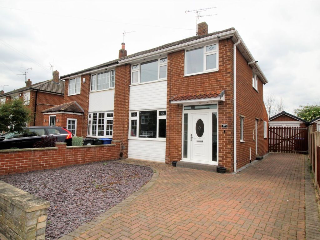 3 bed semidetached house for sale in Badsworth Road, Warmsworth, Doncaster, South Yorkshire DN4