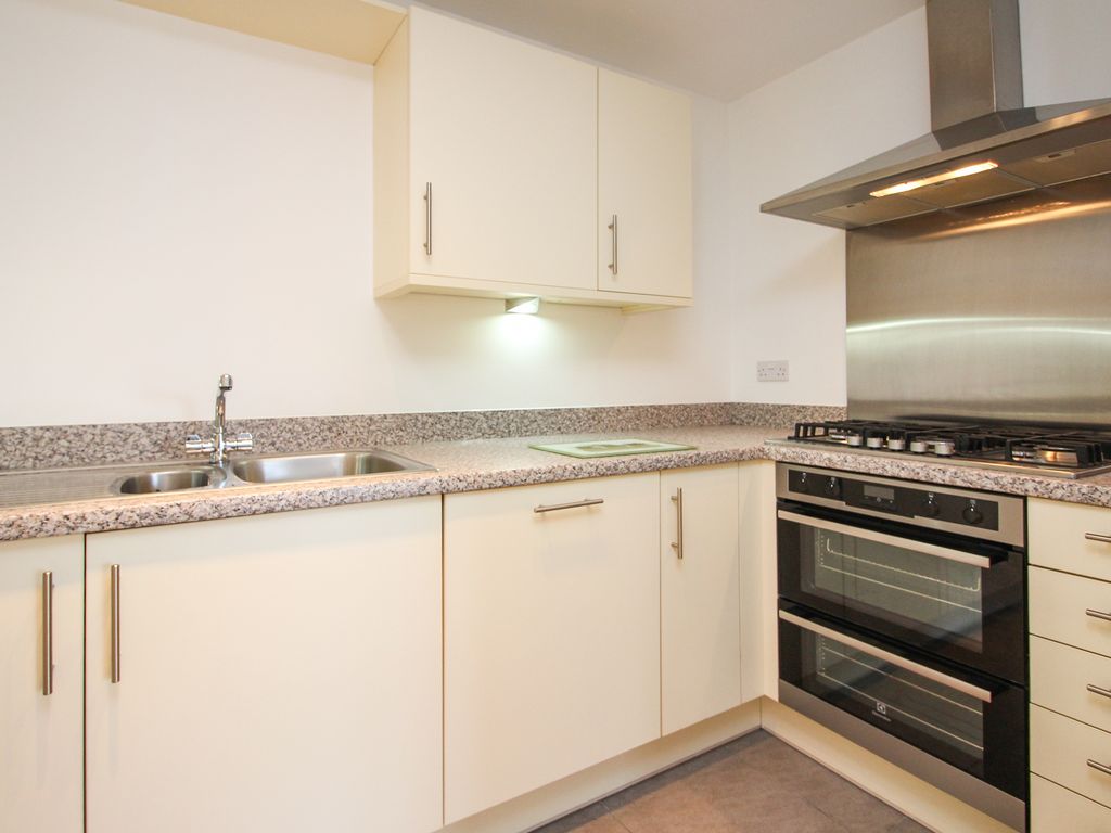 2 bed flat to rent in Invicta Close, Canterbury CT1 Zoopla