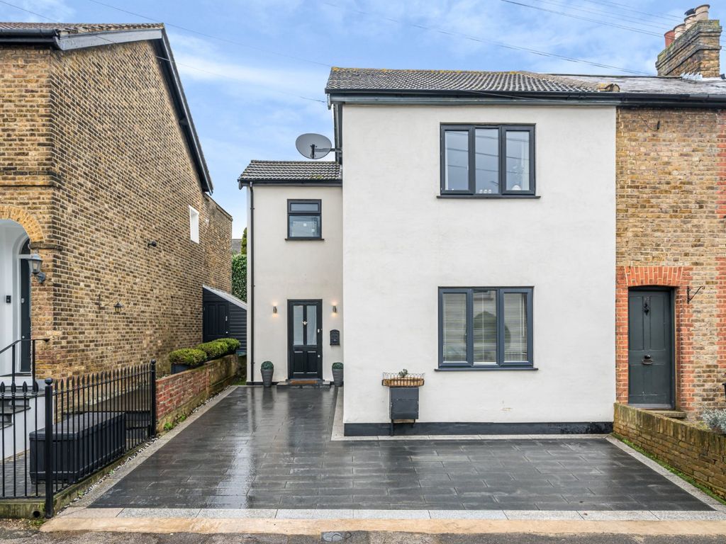 3 bed semidetached house for sale in Albany Road, Chislehurst, Kent