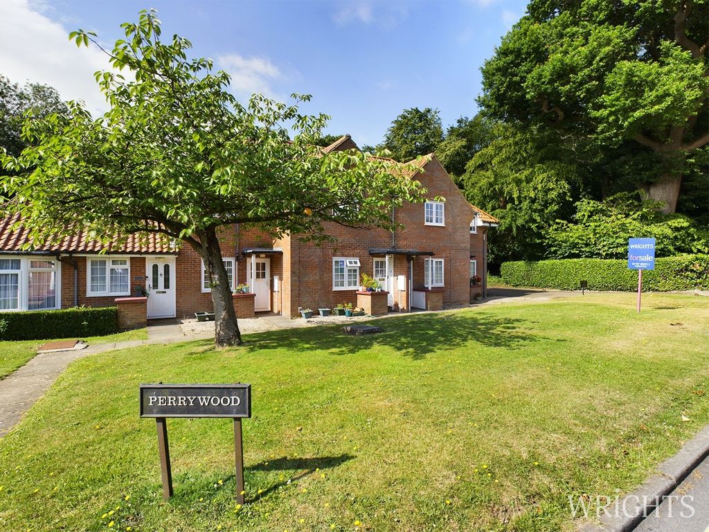 2 bed property for sale in Walden Road, Welwyn Garden City AL8, £