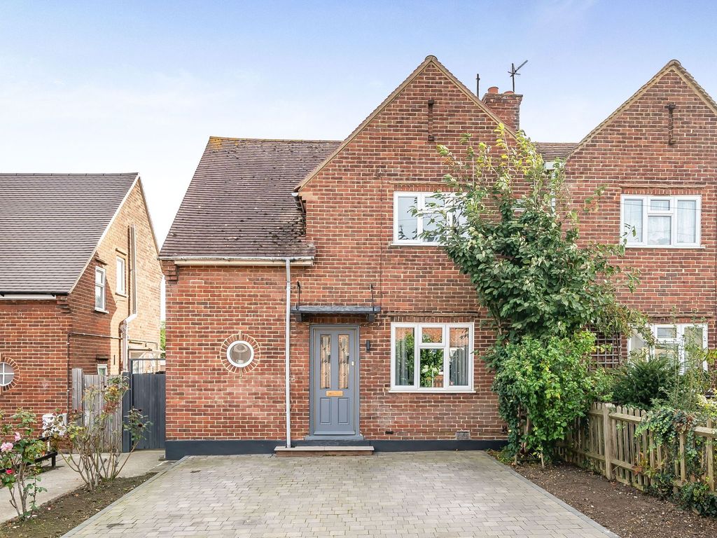 3 bed semidetached house for sale in Makenade Avenue, Faversham ME13