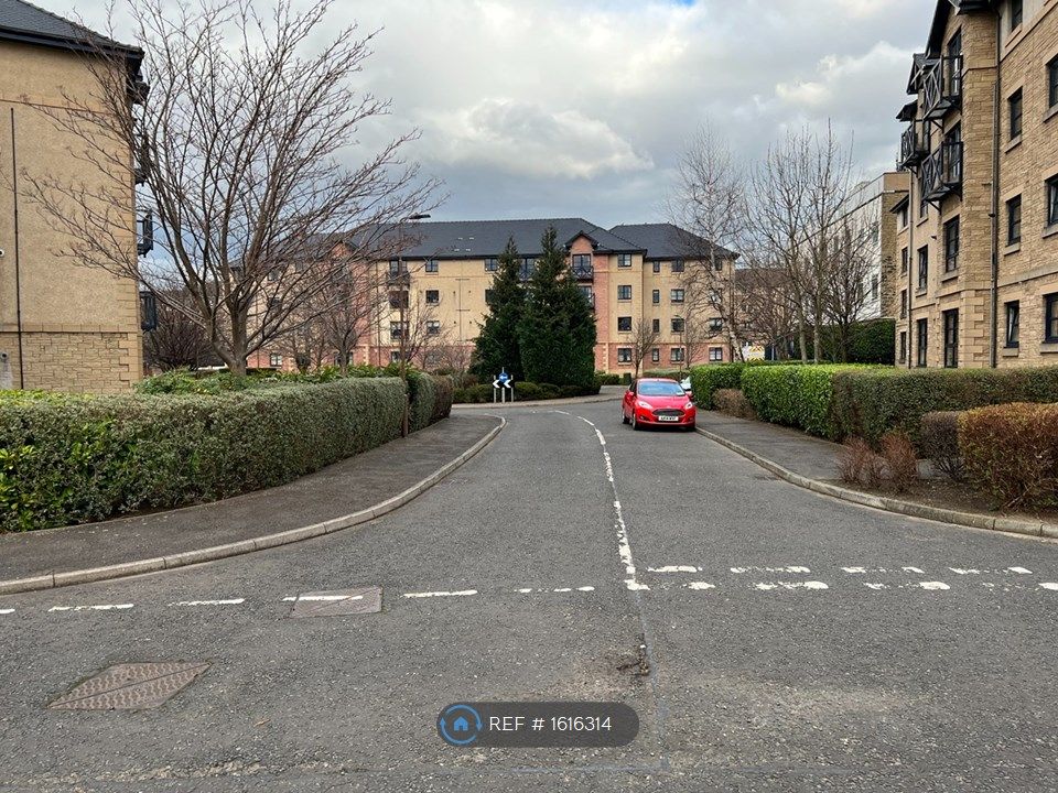 2 bed flat to rent in Russell Gardens, Edinburgh EH12 Zoopla