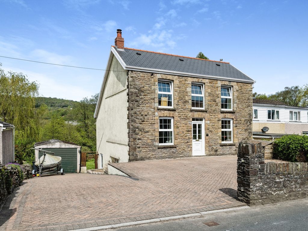 4 bed detached house for sale in Ynys Y Mond Road, Alltwen, Pontardawe