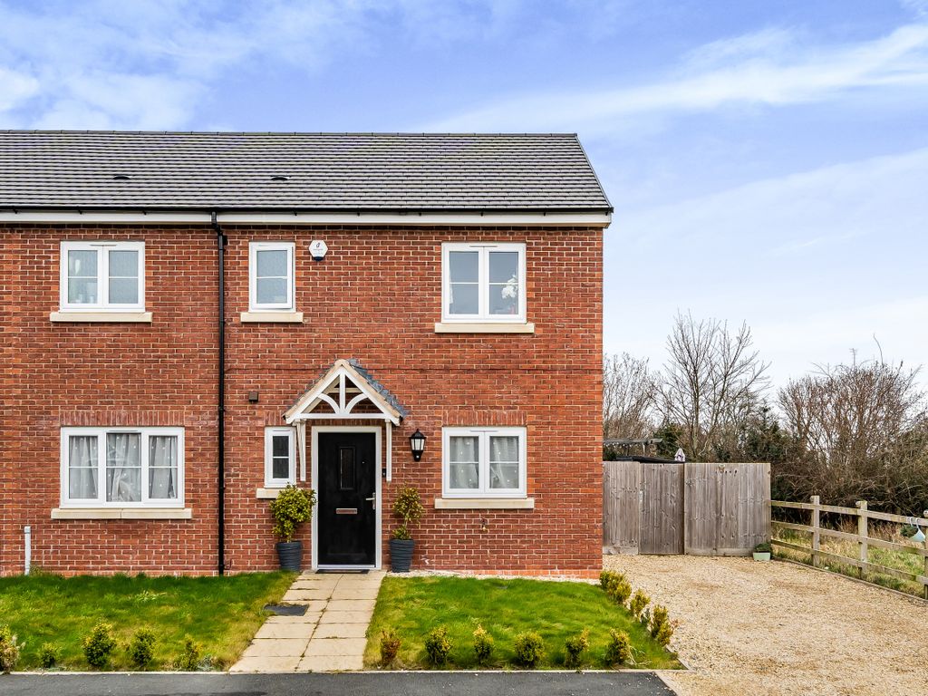 3 bed semidetached house for sale in Garside Close, Hengoed, Oswestry