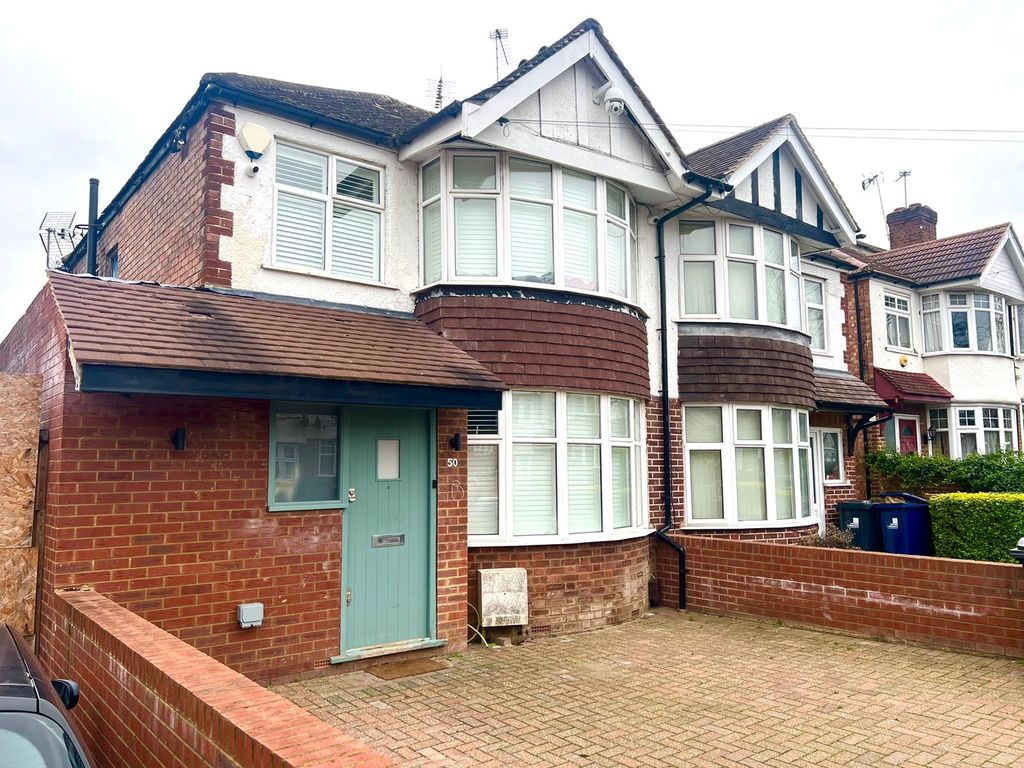 5 bed semidetached house to rent in Millet Road, Greenford UB6, £2,950