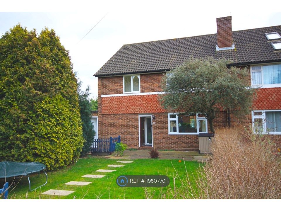 2 bed flat to rent in Dunleary Close, Whitton TW4, £1,575 pcm Zoopla