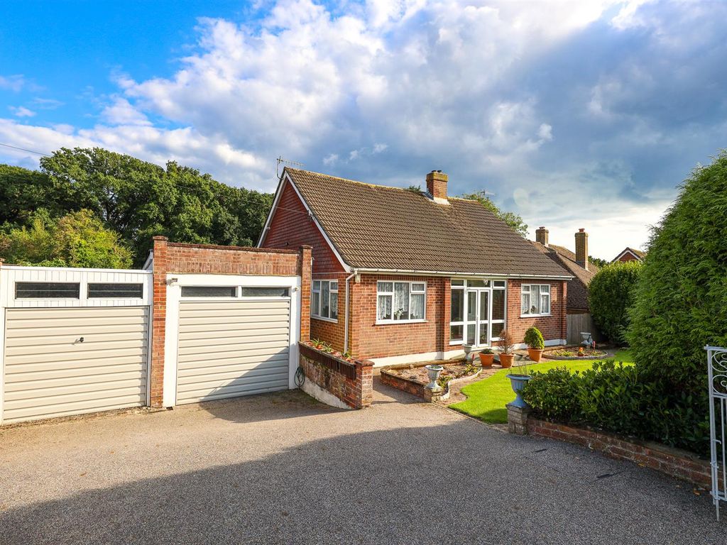 4 bed detached house for sale in St. Helens Down, Hastings TN34, £