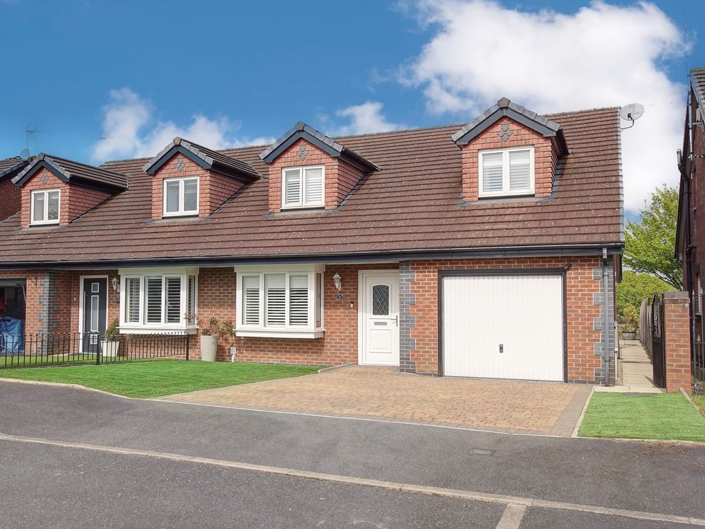 3 bed semidetached bungalow for sale in Birch Crescent, NewtonLe