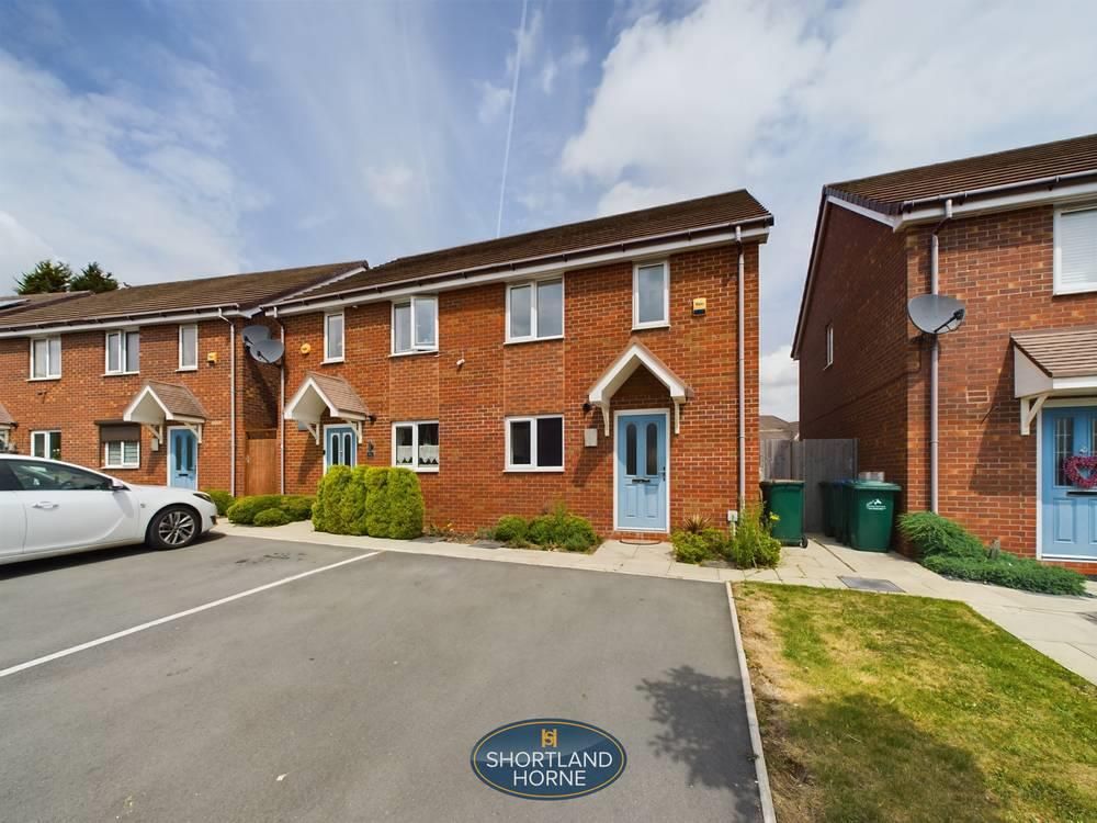 3 bed semidetached house for sale in Binswood Close, Weavers Walk