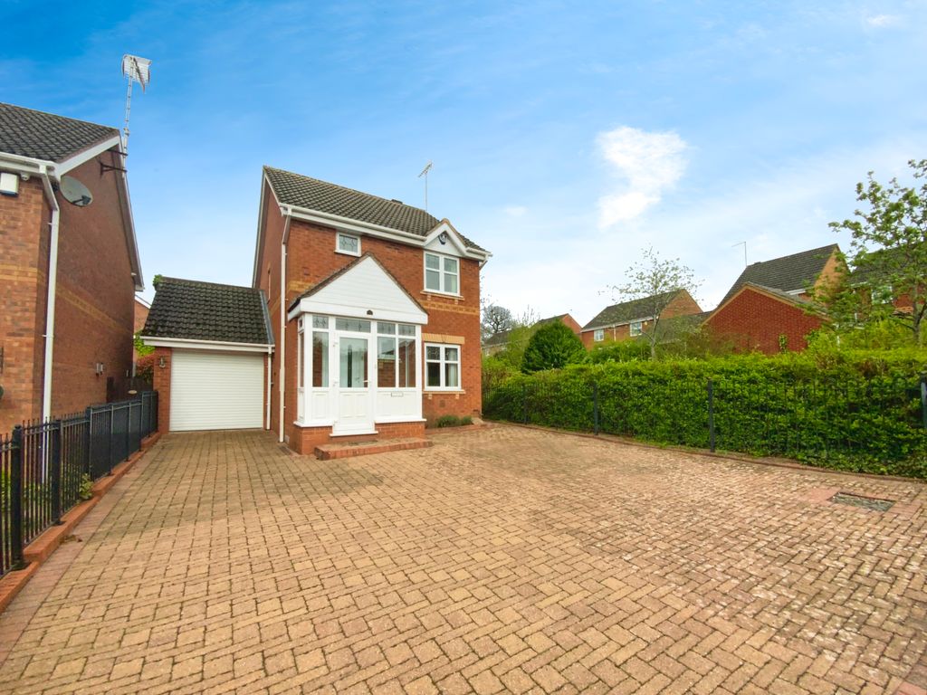 3 bed detached house for sale in Appletree Lane, Redditch B97, £300,000 Zoopla