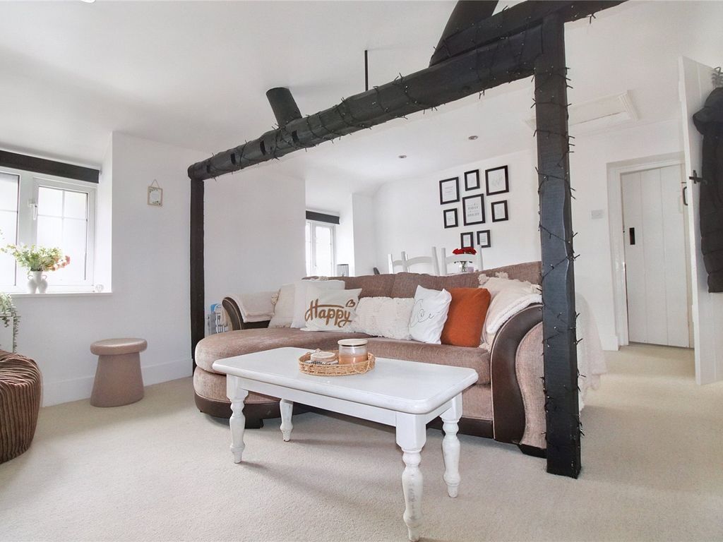 1 bed flat for sale in St. Johns Road, Crowborough, East Sussex TN6, £