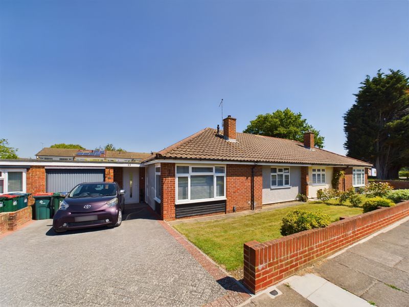 2 bed bungalow for sale in Dormans, Gossops Green, Crawley RH11 Zoopla