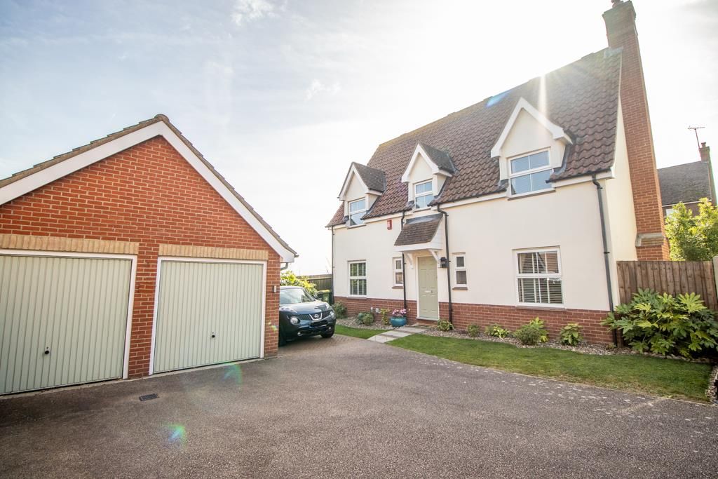 4 bed detached house for sale in Pemberton Field, Rochford SS4, £