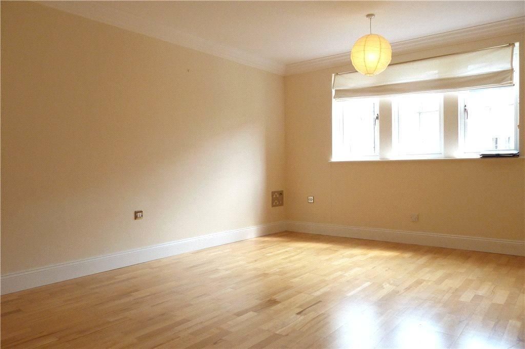2 bed flat to rent in Micklethwaite Steps, Wetherby, West Yorkshire, UK