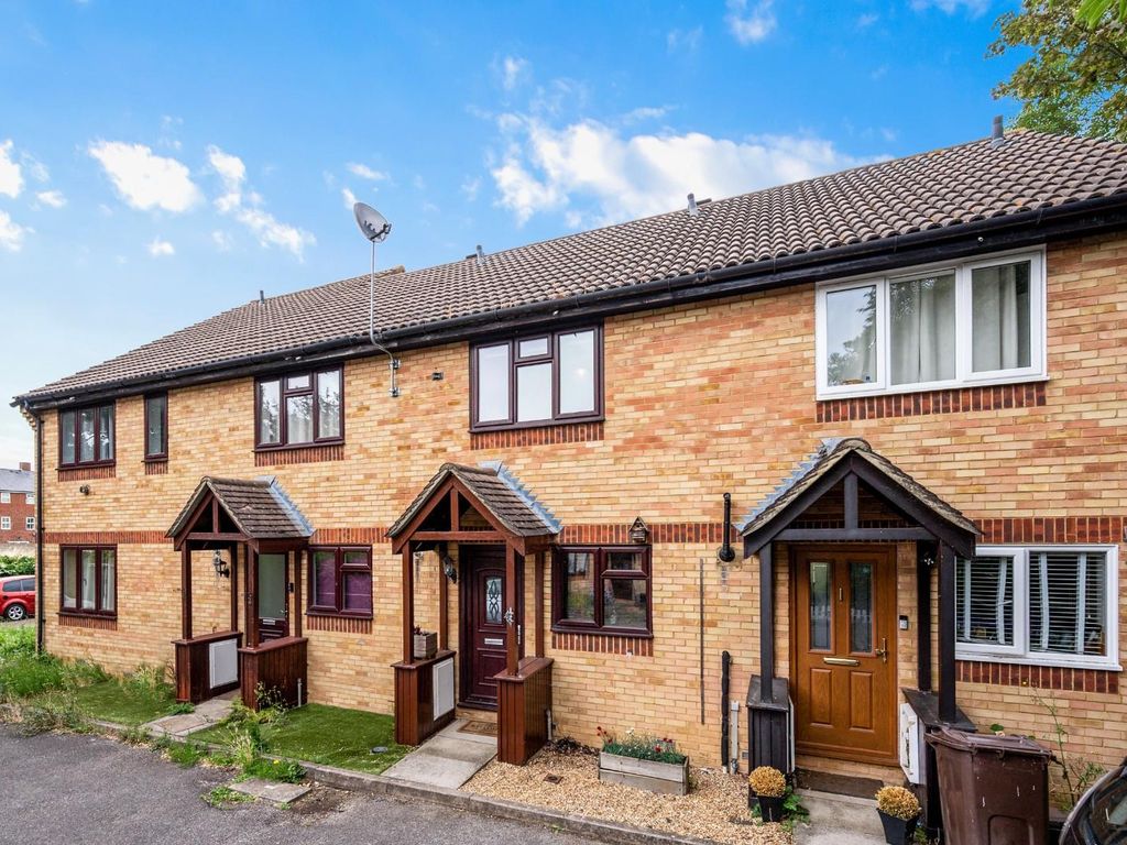2 bed terraced house for sale in Road, Worcester Park KT4 Zoopla