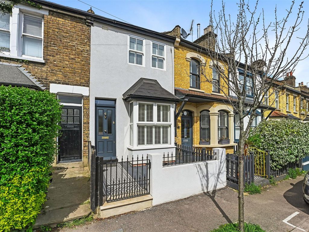 3 bed property for sale in Barclay Road, Walthamstow, London E17, £