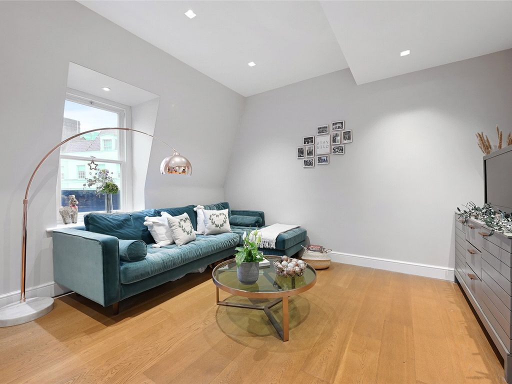 1 bed flat to rent in Hammersmith Broadway, Hammersmith, London W6, £