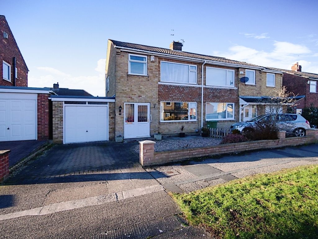3 bed semidetached house for sale in Harlow Road, York, North