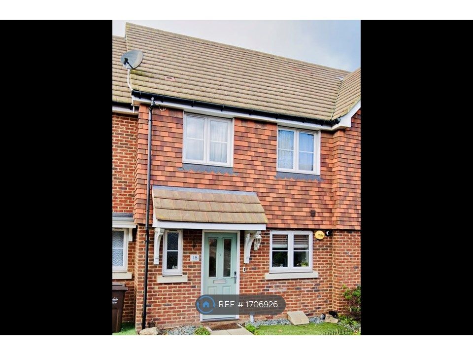 3 bed terraced house to rent in Chancel Drive, Wainscott, Rochester ME3