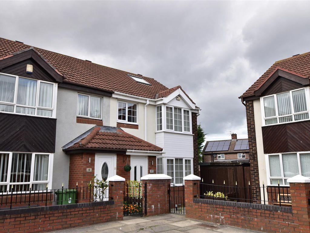 3 bed end terrace house for sale in Bayswater Square, Town End Farm