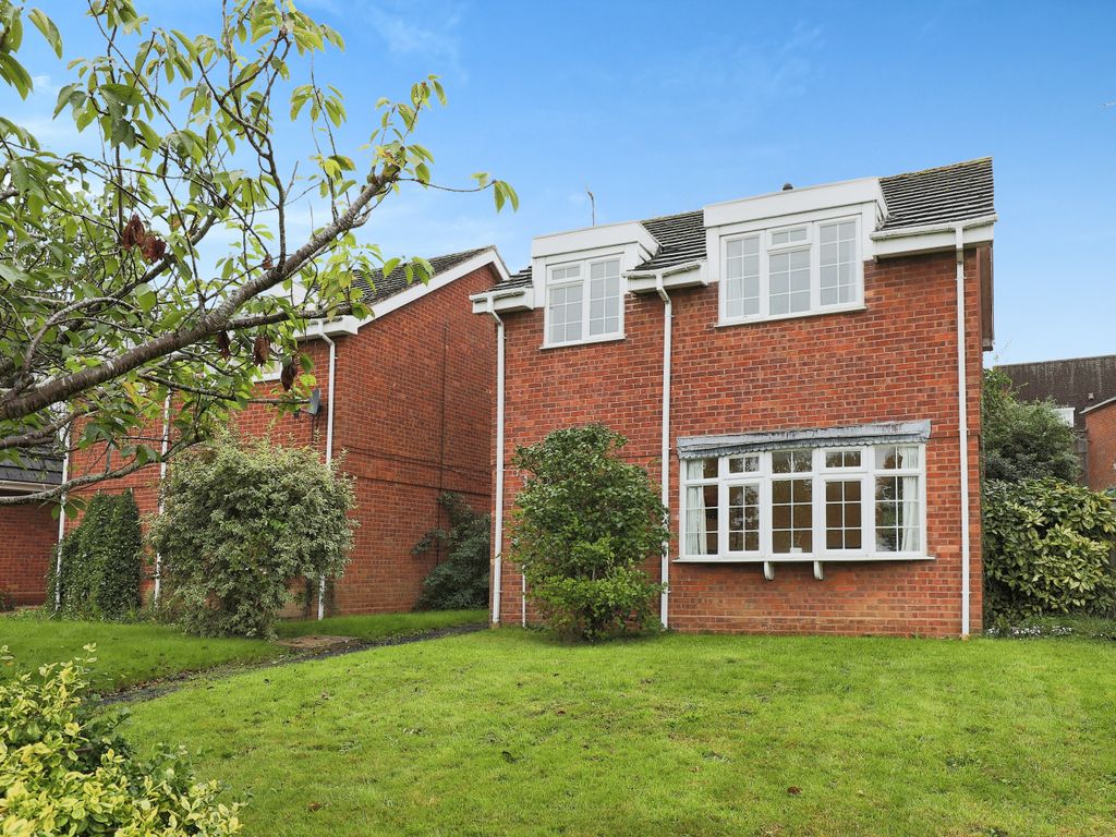 3 bed detached house for sale in Station Road, Pershore WR10, £260,000